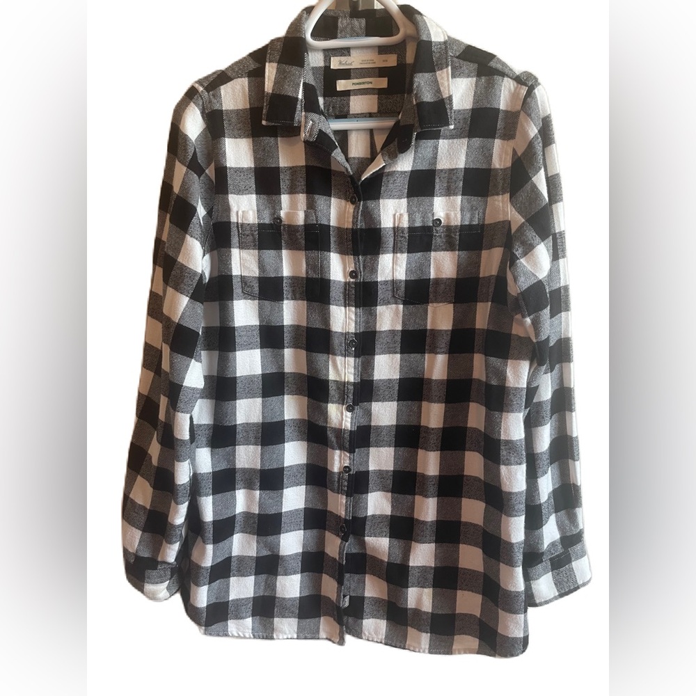 Woolrich- Pemberton- Black and White Button Flannel Cotton!